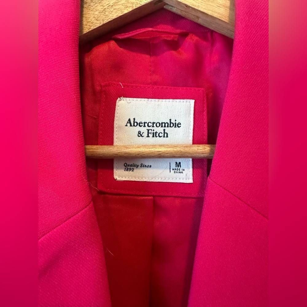 Abercrombie & Fitch Fuchsia Blazer. Women’s size Medium - Picture 2 of 4